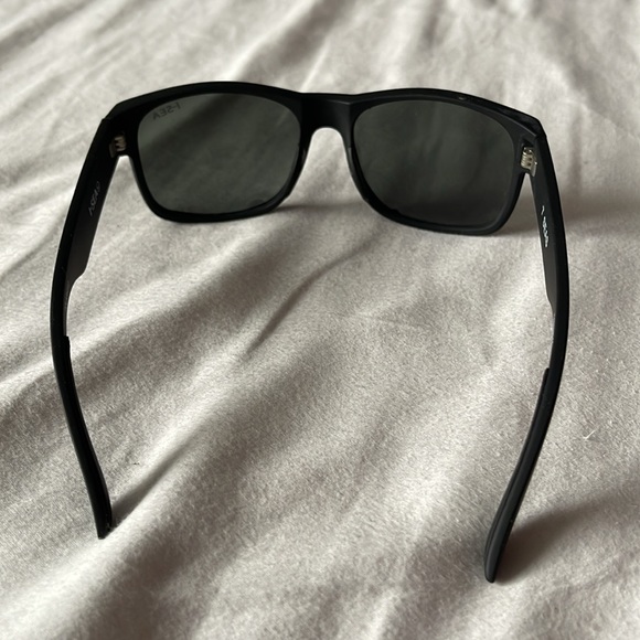 I-Sea Shades - Picture 3 of 8